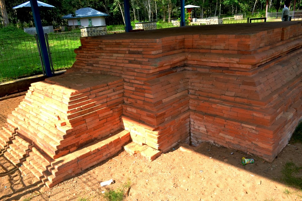 CANDI PADANG ROCO