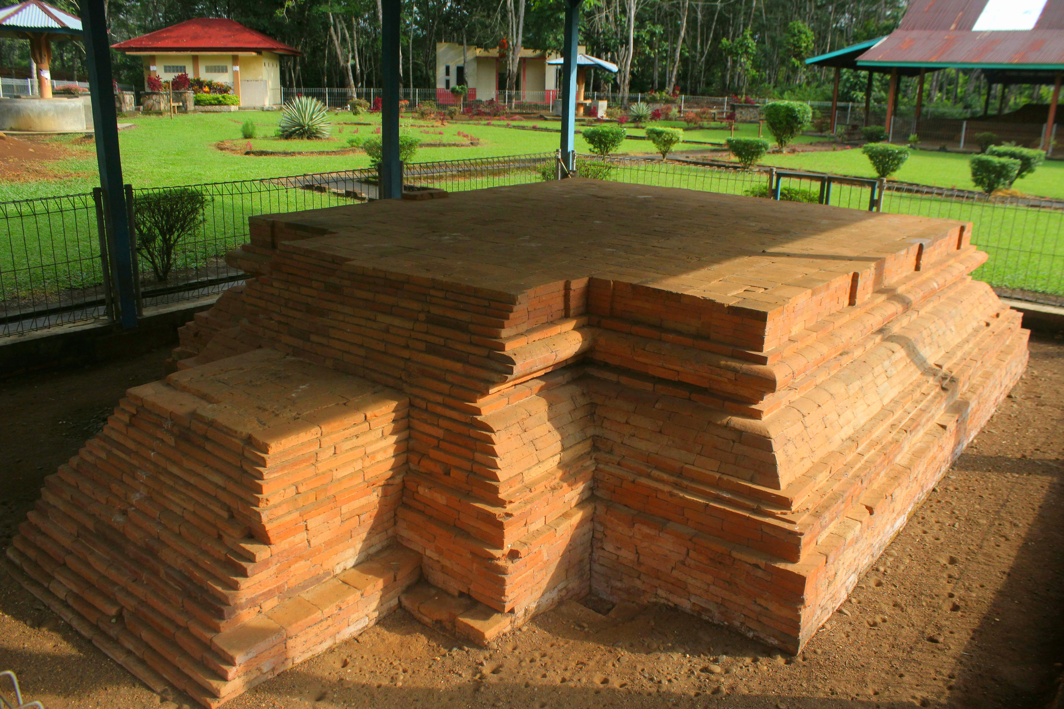 CANDI PADANG ROCO