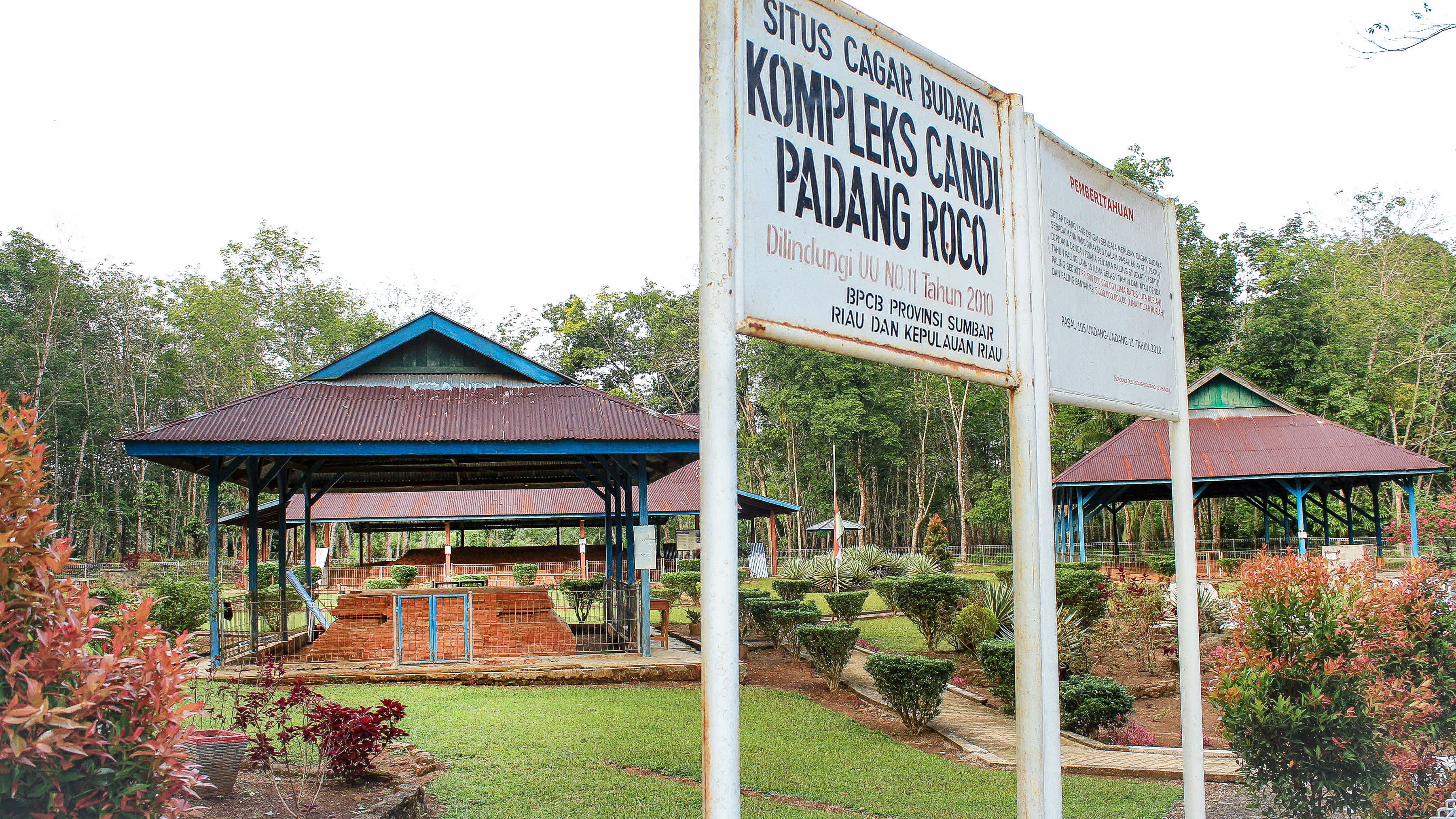 CANDI PADANG ROCO