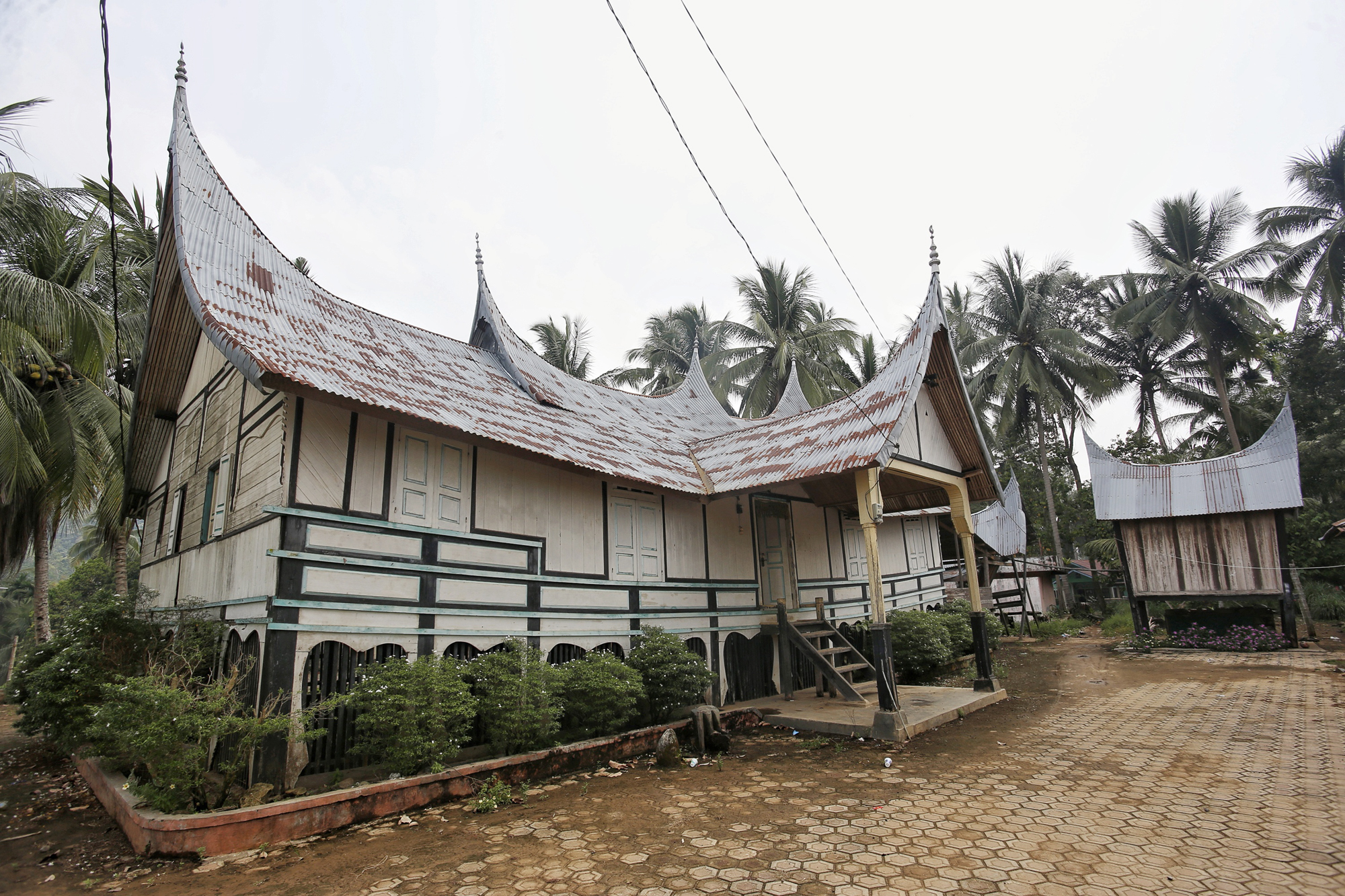 RUMAH GADANG KERAJAAN SIGUNTUR